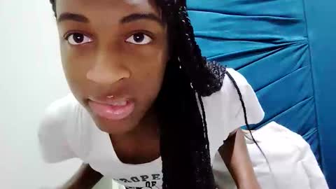 Snapshot of rebecca23278 chatting on May 11, 3:12 am Tu mami Rebecca online show from May 11, 3:12 am