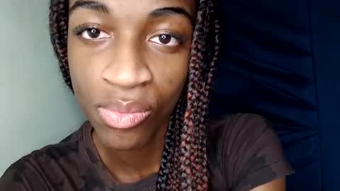 Snapshot of rebecca23278 chatting on July 12, 11:45 am Tu mami Rebecca online show from July 12, 11:45 am