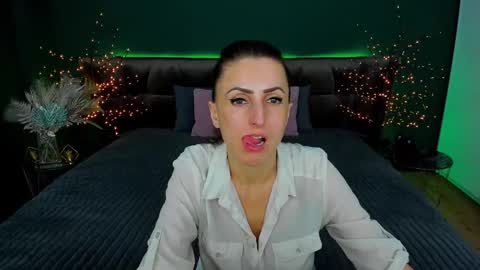 rebecca_diamonds online show from February 26, 2:57 pm