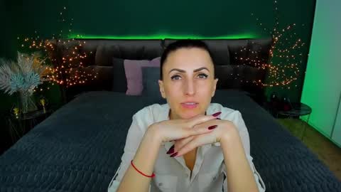 rebecca_diamonds online show from March 3, 3:42 pm