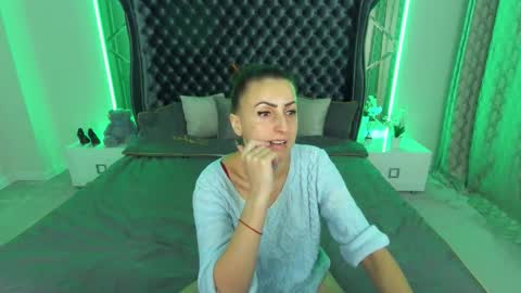 rebecca_diamonds online show from November 9, 6:44 am