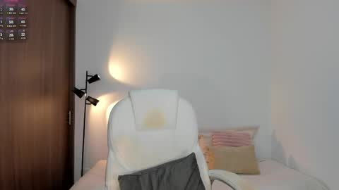 Snapshot of rebeccabaxter chatting on May 11, 11:02 pm Rebecca online show from May 11, 11:02 pm