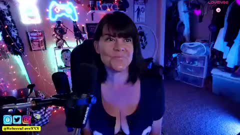 Snapshot of rebeccalovexxx chatting on June 24, 8:52 pm Rebecca Love online show from June 24, 8:52 pm