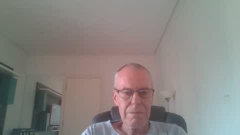 Rene online show from February 17, 8:04 pm