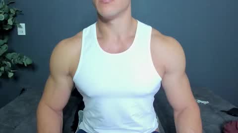 twitter REECET26 instagram RECCETAYLOR online show from December 22, 11:24 pm