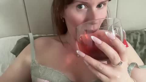 Snapshot of red_head_rosie_69 chatting on May 14, 6:47 pm Rosie online show from May 14, 6:47 pm