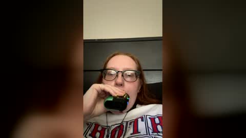Snapshot of red_hot_foxx03 chatting on March 27, 7:46 pm red_hot_foxx03 online show from March 27, 7:46 pm