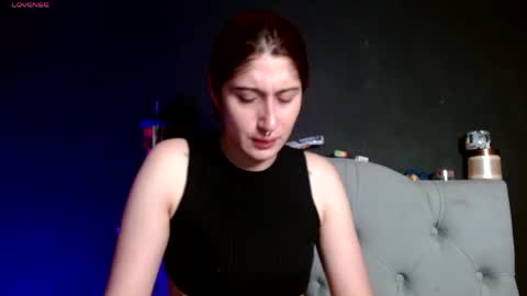 IG   OF red moonn online show from April 15, 4:52 am