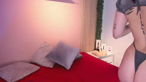 Stefany    online show from February 17, 5:21 pm