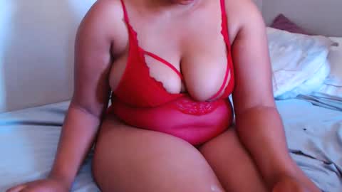 Snapshot of redbonexx22 chatting on February 3, 6:40 am redbonexx22 online show from February 3, 6:40 am