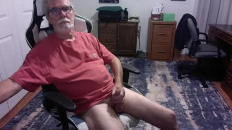 Snapshot of redbud3075 chatting on July 17, 3:46 am Daddy G online show from July 17, 3:46 am