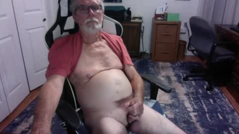 Snapshot of redbud3075 chatting on July 19, 5:00 am Daddy G online show from July 19, 5:00 am
