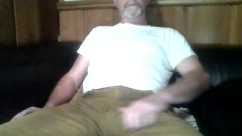 Snapshot of redfox60010 chatting on April 19, 9:39 pm redfox60010 online show from April 19, 9:39 pm