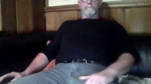 Snapshot of redfox60010 chatting on April 20, 10:33 pm redfox60010 online show from April 20, 10:33 pm