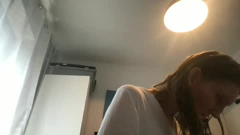Snapshot of redfoxofficial chatting on June 28, 9:37 am Redfox online show from June 28, 9:37 am