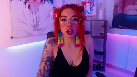 Snapshot of redgirrl_77 chatting on June 5, 12:00 pm Mere online show from June 5, 12:00 pm