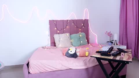 Snapshot of redhair6 chatting on December 5, 7:43 pm redhair6 online show from December 5, 7:43 pm