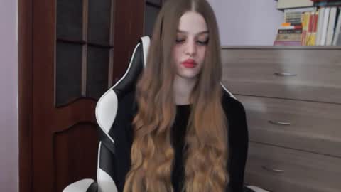 Lily online show from November 25, 2:11 am