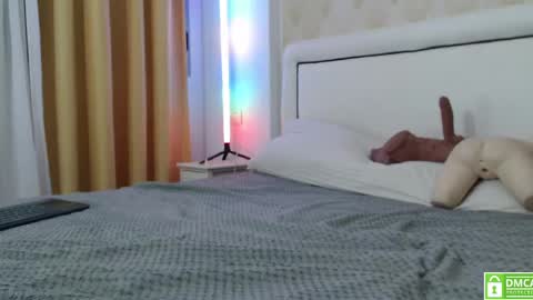 Snapshot of redheadxxl chatting on April 15, 7:58 pm Steve Blond online show from April 15, 7:58 pm