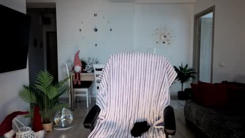 Snapshot of redhotline chatting on December 21, 12:01 pm Alex online show from December 21, 12:01 pm