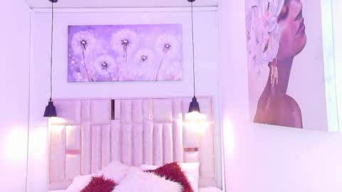 Snapshot of redhotter_ chatting on May 27, 1:57 am Lili Lopez online show from May 27, 1:57 am