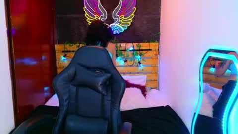 Snapshot of redhotter_ chatting on June 10, 7:46 pm Lili Lopez online show from June 10, 7:46 pm