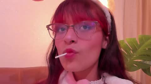 Snapshot of redmeloddy chatting on December 1, 10:43 pm Meloddy online show from December 1, 10:43 pm