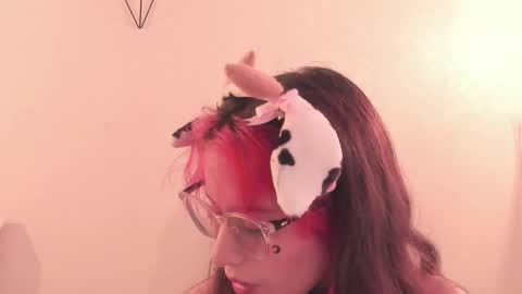 Snapshot of redmeloddy chatting on March 9, 10:19 pm Meloddy online show from March 9, 10:19 pm