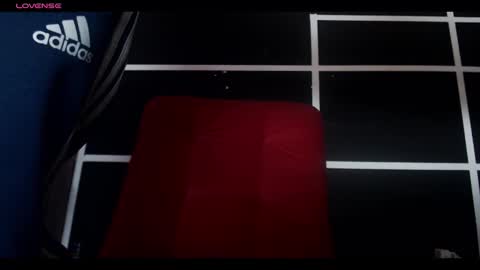 Snapshot of redroom696 chatting on October 16, 9:21 am stiven online show from October 16, 9:21 am