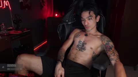 Snapshot of redrum_696 chatting on March 2, 4:58 am Red online show from March 2, 4:58 am