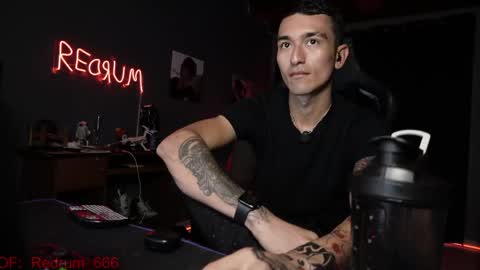 Snapshot of redrum_696 chatting on April 25, 4:15 pm Red online show from April 25, 4:15 pm