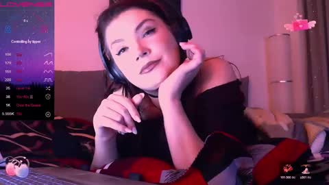 Snapshot of redyari chatting on January 3, 10:19 pm Red online show from January 3, 10:19 pm