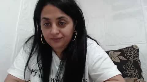 Snapshot of reeapassion chatting on April 28, 8:25 pm Reea online show from April 28, 8:25 pm