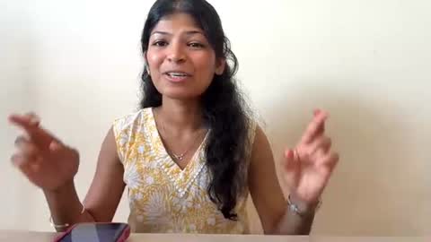Snapshot of reenakeeny chatting on July 29, 10:57 am Alika online show from July 29, 10:57 am