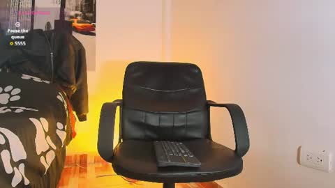 Snapshot of regan_01 chatting on June 10, 6:07 pm Regan online show from June 10, 6:07 pm