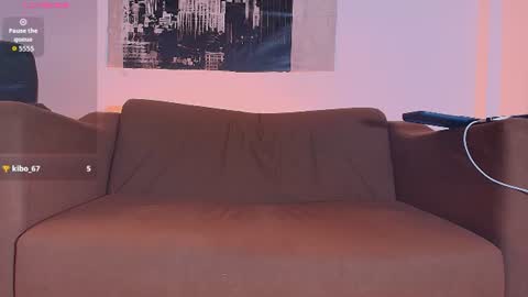 Snapshot of regan_01 chatting on June 20, 6:33 pm Regan online show from June 20, 6:33 pm