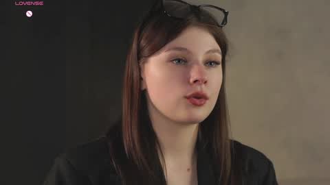 Snapshot of regenasuri chatting on April 28, 1:49 pm Grace online show from April 28, 1:49 pm