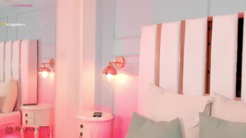 Snapshot of regina_noctixx chatting on May 13, 5:16 am Regina online show from May 13, 5:16 am