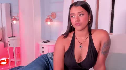 Snapshot of regina_noctixx chatting on June 3, 7:11 am Regina online show from June 3, 7:11 am