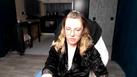 Regina online show from September 20, 12:00 am