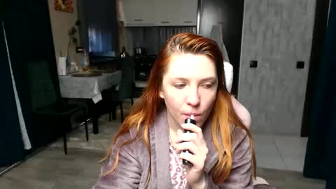 Snapshot of reginasmilee chatting on April 27, 2:53 am Regina online show from April 27, 2:53 am