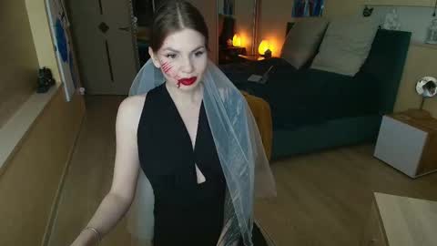 Regina online show from October 30, 7:58 pm