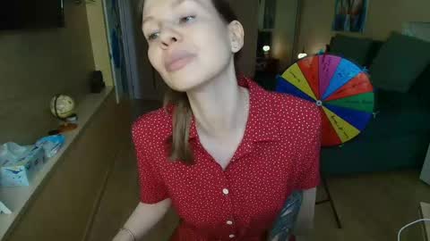 Snapshot of reginasparkle chatting on May 4, 8:32 am Regina online show from May 4, 8:32 am