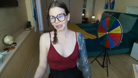 Snapshot of reginasparkle chatting on May 24, 10:20 am Regina online show from May 24, 10:20 am