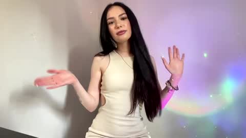Snapshot of reginavandivier chatting on June 8, 2:06 pm Amelia online show from June 8, 2:06 pm