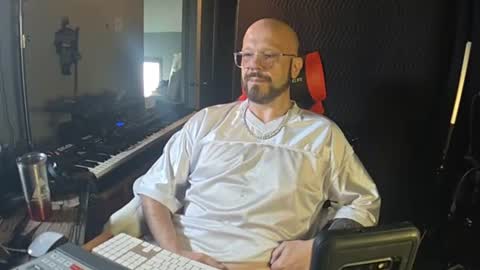 Snapshot of reguladood chatting on June 9, 1:12 pm reguladood online show from June 9, 1:12 pm