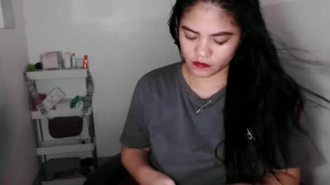 reign2525 online show from October 20, 11:32 am