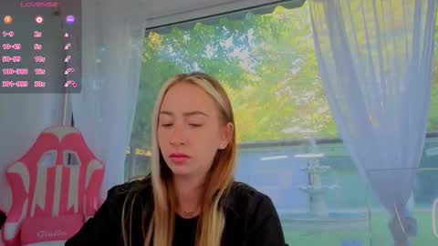 Snapshot of reina_cummings chatting on September 15, 6:13 am reina cummings online show from September 15, 6:13 am