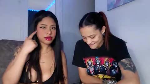 Snapshot of reina_reina chatting on April 30, 3:35 am reina_reina online show from April 30, 3:35 am