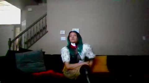 Reinee online show from December 4, 4:16 pm